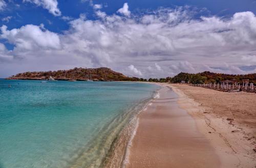 Royalton Antigua Beach 0004 (1)