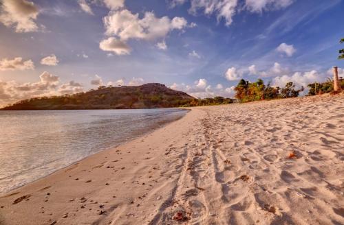 Royalton Antigua Beach 0006