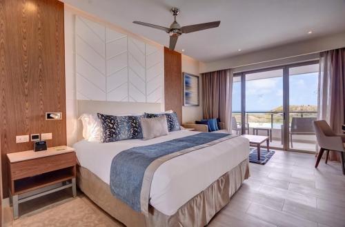 Royalton Antigua Junior Suite Bay View 0005