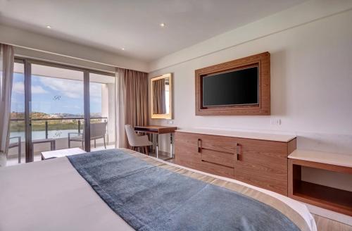 Royalton Antigua Junior Suite Bay View 0008