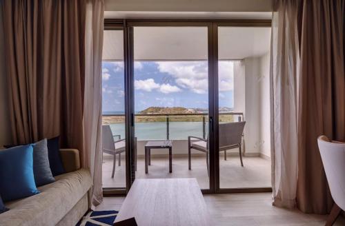Royalton Antigua Junior Suite Bay View 0009 (1)
