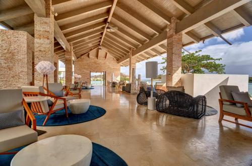 Royalton Antigua Lobby 0001