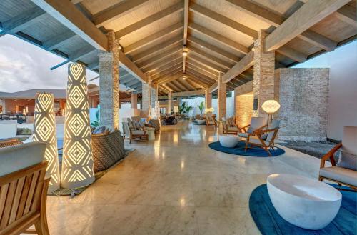 Royalton Antigua Lobby 0005