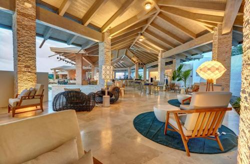 Royalton Antigua Lobby 0007